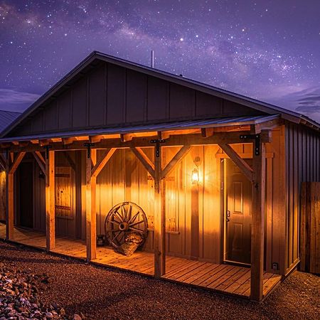 -Pet Friendly- Miners Cabin #5 -Two Double Beds - Private Balcony Тумстон Экстерьер фото
