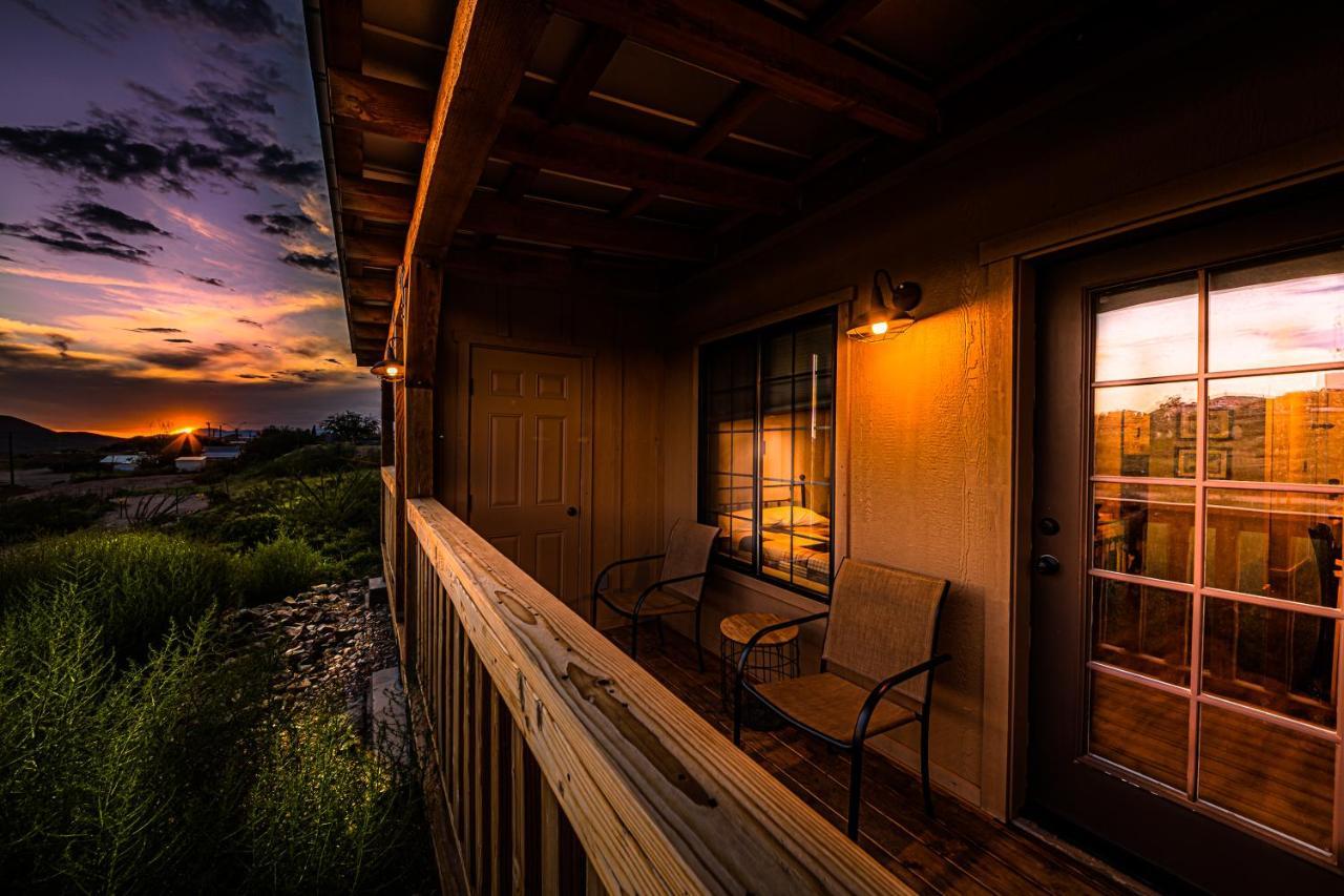 -Pet Friendly- Miners Cabin #5 -Two Double Beds - Private Balcony Тумстон Экстерьер фото