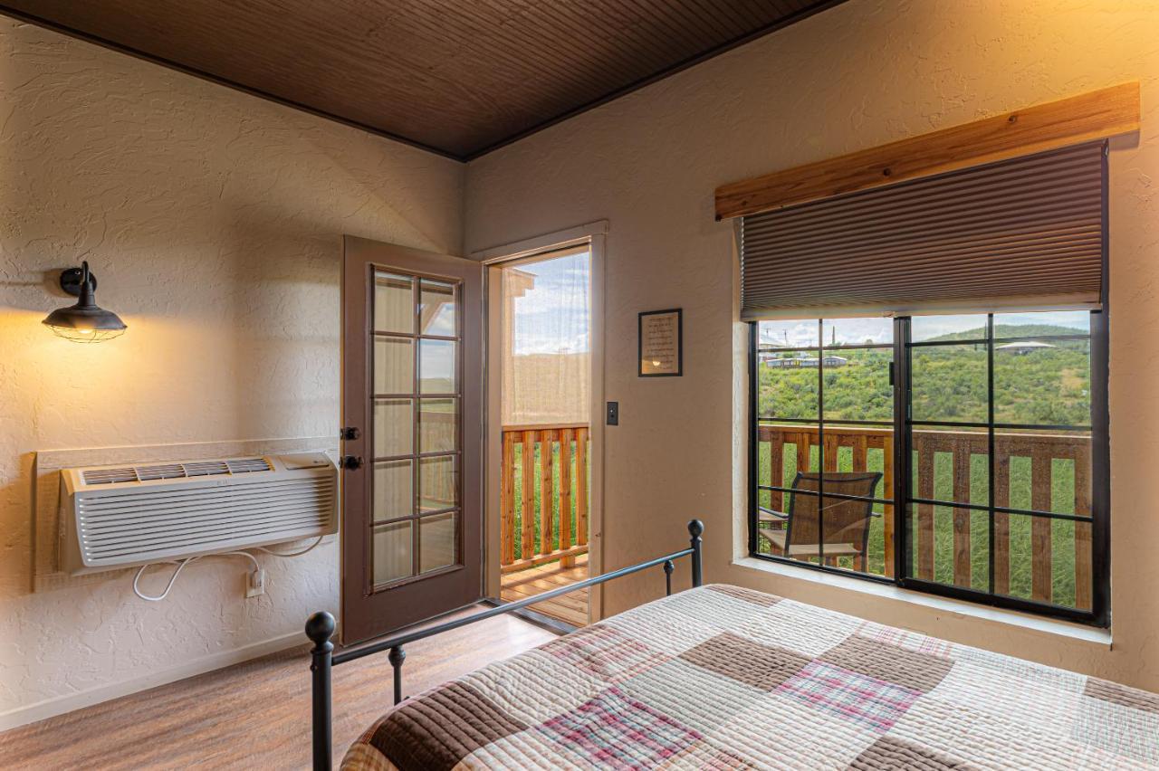 -Pet Friendly- Miners Cabin #5 -Two Double Beds - Private Balcony Тумстон Экстерьер фото