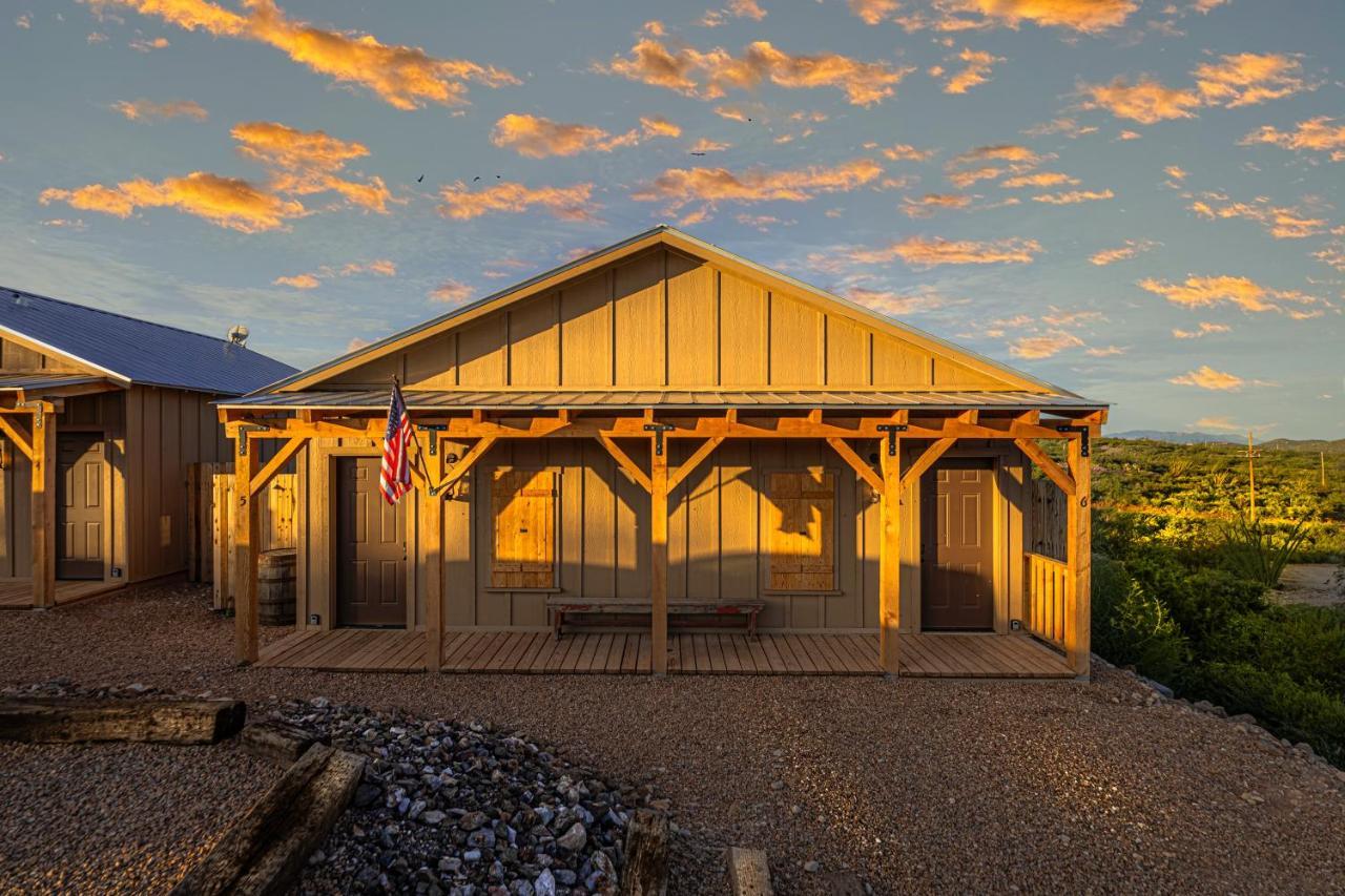 -Pet Friendly- Miners Cabin #5 -Two Double Beds - Private Balcony Тумстон Экстерьер фото