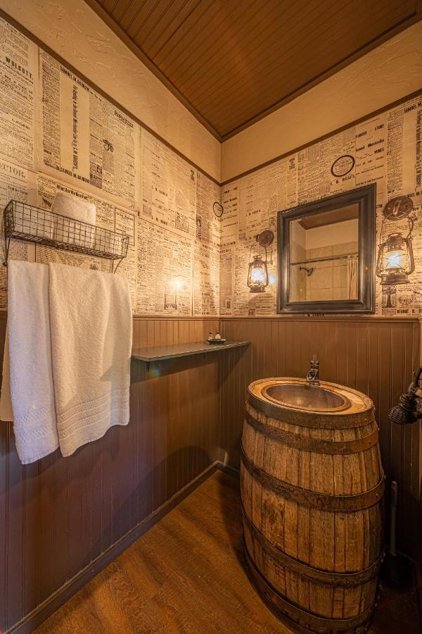 -Pet Friendly- Miners Cabin #5 -Two Double Beds - Private Balcony Тумстон Экстерьер фото