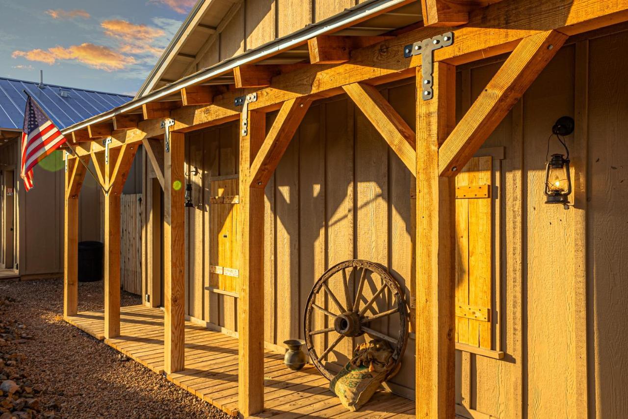 -Pet Friendly- Miners Cabin #5 -Two Double Beds - Private Balcony Тумстон Экстерьер фото